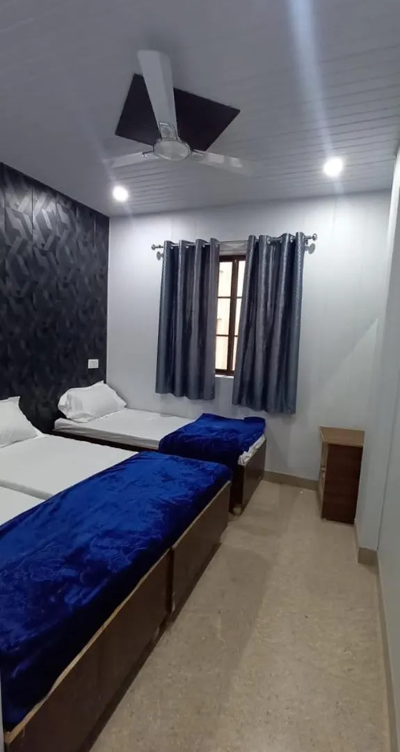 ***  Hotel Shiv Ganga Varanasi Índia